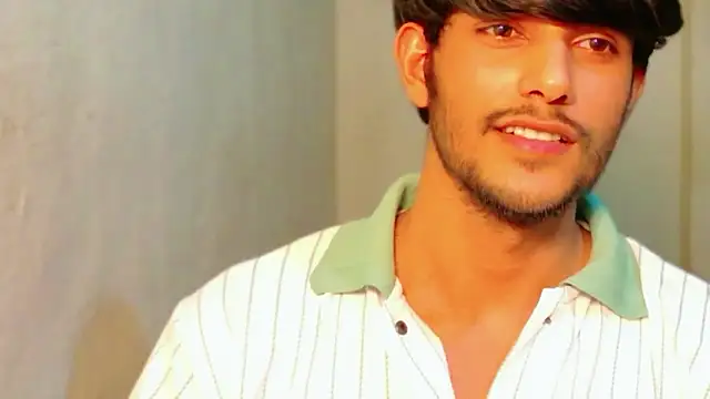 kingkartik7 online show from March 18, 2026, 6:22 pm