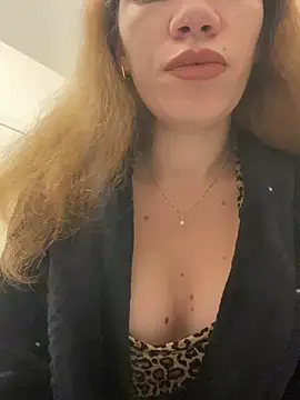 Snapshot of EvaRush chatting on December 1, 2024, 8:53 pm EvaRush online show from December 1, 2024, 8:53 pm