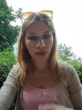Snapshot of EvaRush chatting on June 10, 2026, 4:28 pm EvaRush online show from June 10, 2026, 4:28 pm