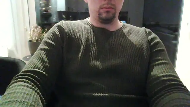 Snapshot of aleksergira chatting on March 21, 2025, 9:23 pm aleksergira online show from March 21, 2025, 9:23 pm