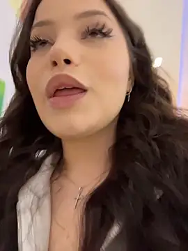Chloe  Moon online show from April 27, 2026, 2:04 pm