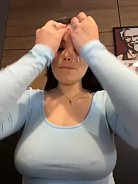 Chloe  Moon online show from July 8, 2026, 9:14 am