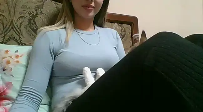 Snapshot of Emma_99 chatting on February 11, 2025, 4:46 pm Emma 99 online show from February 11, 2025, 4:46 pm