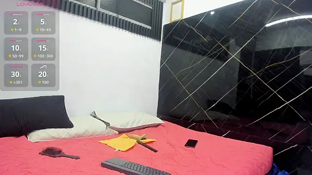 Snapshot of Analiasmith89 chatting on October 19, 2025, 3:29 am Analiasmith89 online show from October 19, 2025, 3:29 am