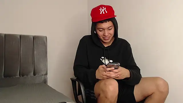 Snapshot of alex-lover chatting on February 16, 2025, 5:04 am alex-lover online show from February 16, 2025, 5:04 am