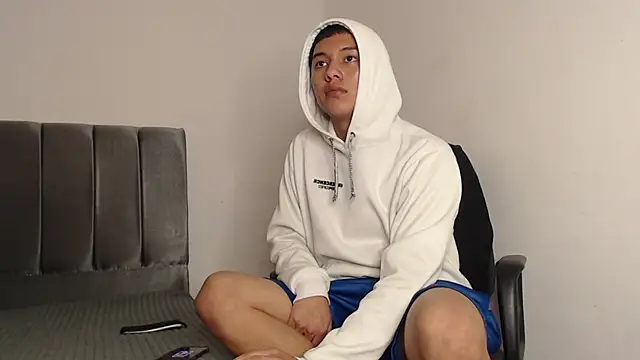 Snapshot of alex-lover chatting on February 19, 2025, 4:55 am alex-lover online show from February 19, 2025, 4:55 am