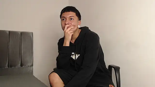 Snapshot of alex-lover chatting on March 21, 2025, 6:05 am alex-lover online show from March 21, 2025, 6:05 am