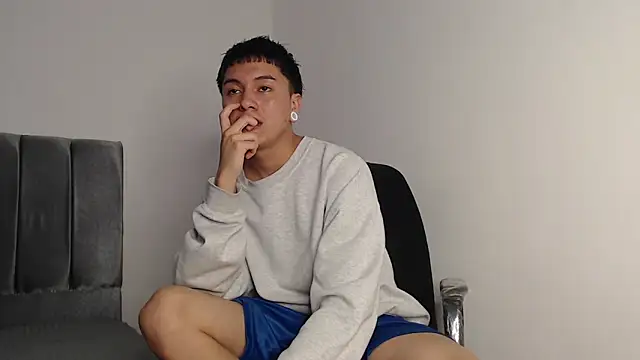 Snapshot of alex-lover chatting on November 8, 2025, 1:39 am alex-lover online show from November 8, 2025, 1:39 am