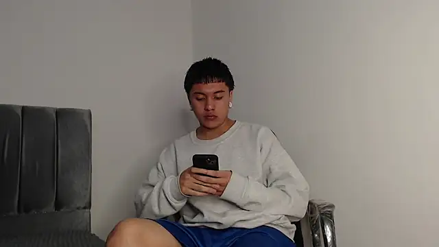 Snapshot of alex-lover chatting on November 9, 2025, 2:21 am alex-lover online show from November 9, 2025, 2:21 am