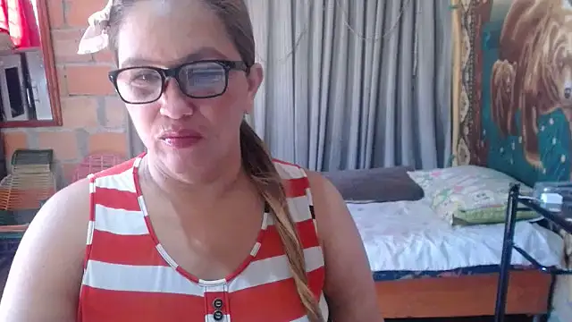 Snapshot of mom_son_dirty chatting on July 8, 2026, 1:48 pm mom son dirty online show from July 8, 2026, 1:48 pm