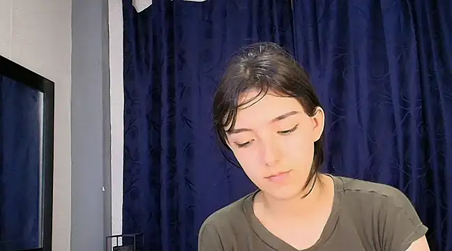 Snapshot of Marcelaa_fox chatting on December 5, 2024, 12:19 am Marcelaa fox online show from December 5, 2024, 12:19 am