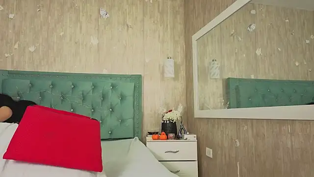 Snapshot of Marcelaa_fox chatting on November 13, 2025, 7:24 pm Marcelaa fox online show from November 13, 2025, 7:24 pm