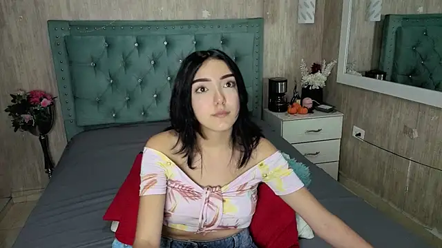 Marcelaa fox online show from June 24, 2026, 9:03 pm