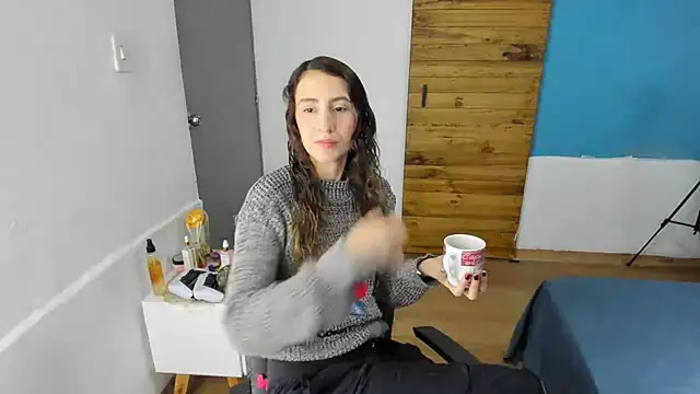 RachelJones  online show from July 25, 2026, 12:25 pm