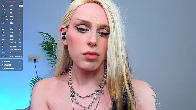 Snapshot of _yourFoxy_ chatting on December 13, 2024, 8:51 am yourFoxy online show from December 13, 2024, 8:51 am