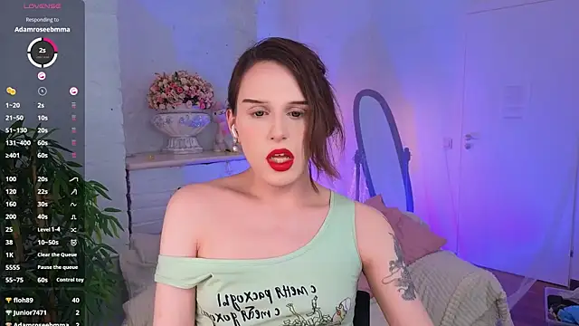 Snapshot of _yourFoxy_ chatting on January 5, 2025, 9:48 am yourFoxy online show from January 5, 2025, 9:48 am