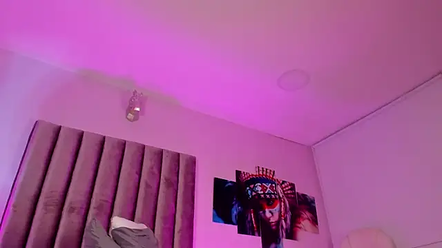 Isabella Flowers online show from July 7, 2026, 6:47 am