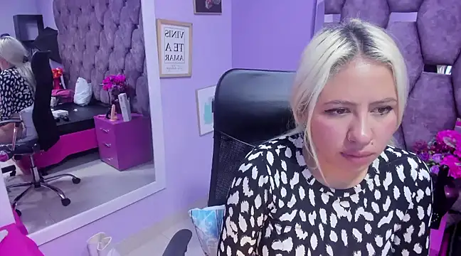 Snapshot of ConstansBlonde chatting on December 5, 2024, 4:12 pm ConstansBlonde online show from December 5, 2024, 4:12 pm