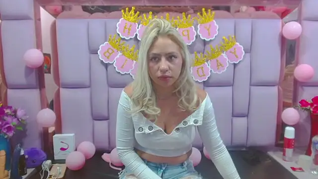 Snapshot of ConstansBlonde chatting on March 11, 2025, 1:34 pm ConstansBlonde online show from March 11, 2025, 1:34 pm