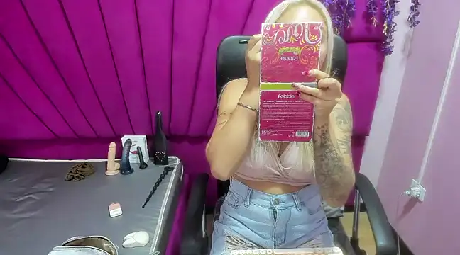 Snapshot of ConstansBlonde chatting on March 14, 2025, 1:57 pm ConstansBlonde online show from March 14, 2025, 1:57 pm