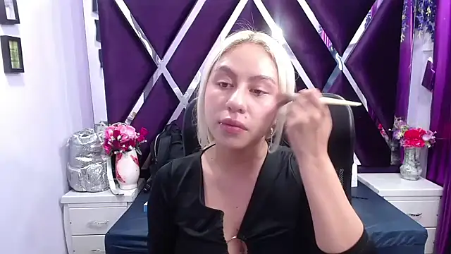 Snapshot of ConstansBlonde chatting on March 18, 2025, 1:53 pm ConstansBlonde online show from March 18, 2025, 1:53 pm