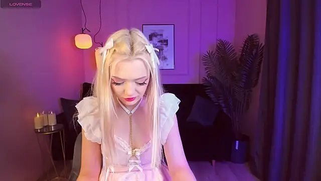 Snapshot of EmilyAir chatting on January 25, 2025, 11:11 pm EmilyAir online show from January 25, 2025, 11:11 pm