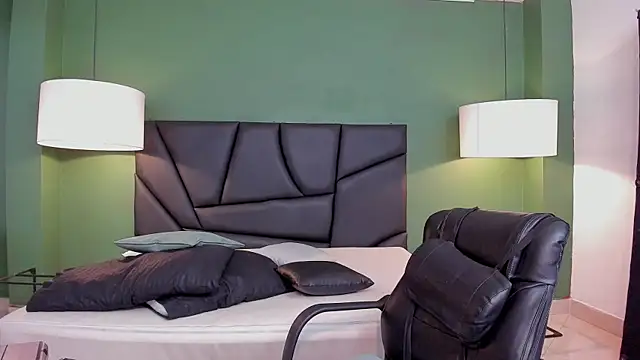 Matthew Dixonn online show from January 17, 2025, 11:29 pm