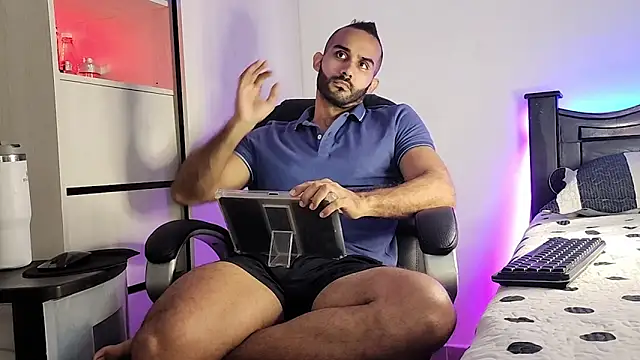 Snapshot of orion1993 chatting on December 13, 2024, 2:05 pm orion1993 online show from December 13, 2024, 2:05 pm