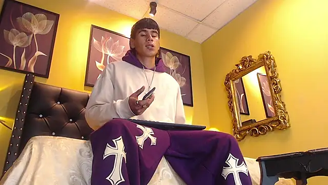 Snapshot of king_yer chatting on December 5, 2025, 4:10 am king yer online show from December 5, 2025, 4:10 am