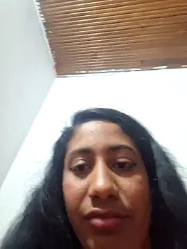 Astridjose online show from April 10, 2026, 7:18 pm