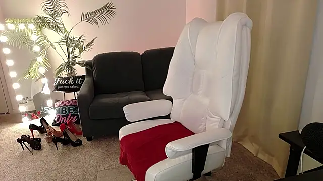 YourMarthaMayer online show from March 5, 2025, 7:06 pm