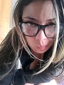 Snapshot of Sweel_Leyva18 chatting on May 25, 2026, 10:05 pm Sweel Leyva18 online show from May 25, 2026, 10:05 pm