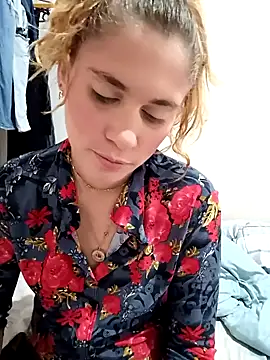 Snapshot of Scarlett-Leh chatting on January 20, 2025, 5:27 pm Scarlett-Leh online show from January 20, 2025, 5:27 pm