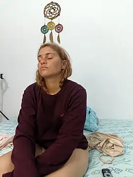 Scarlett-Leh online show from December 19, 2025, 3:35 am