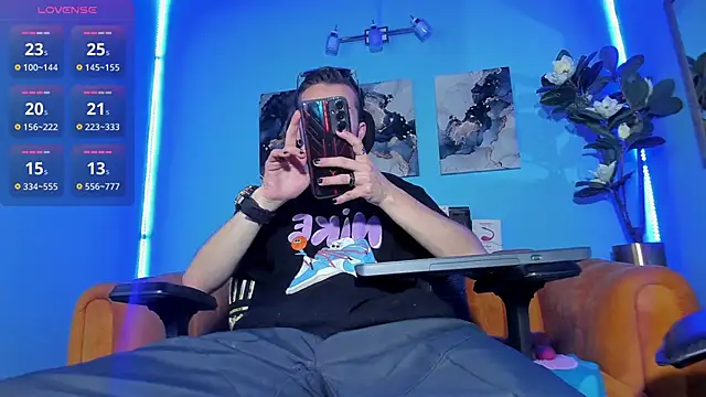 Snapshot of _hairybeard_ chatting on September 15, 2025, 6:08 pm hairybeard online show from September 15, 2025, 6:08 pm