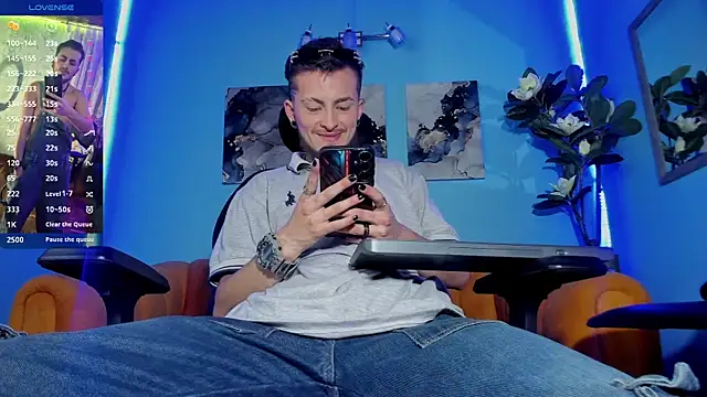 Snapshot of _hairybeard_ chatting on September 20, 2025, 9:05 pm hairybeard online show from September 20, 2025, 9:05 pm