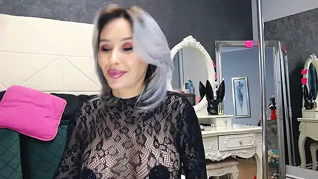 Snapshot of IssaSmith chatting on March 2, 2025, 11:39 am IssaSmith online show from March 2, 2025, 11:39 am