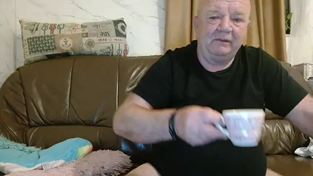 fullballs6 online show from April 23, 2026, 2:02 am