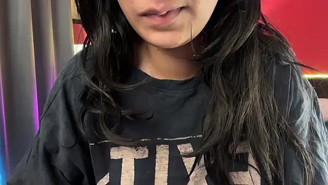 Snapshot of simrann_69 chatting on November 17, 2025, 5:13 am simrann 69 online show from November 17, 2025, 5:13 am