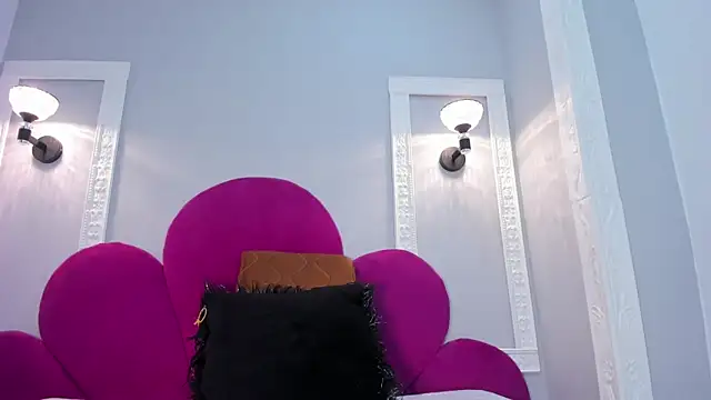 Snapshot of Ambber_moon chatting on March 19, 2025, 9:49 am Ambber moon online show from March 19, 2025, 9:49 am