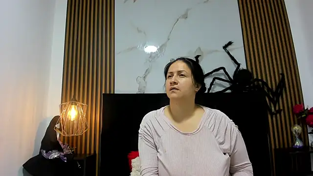 Snapshot of Ambber_moon chatting on October 25, 2025, 3:14 am Ambber moon online show from October 25, 2025, 3:14 am