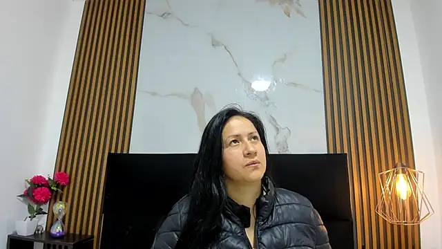 Snapshot of Ambber_moon chatting on October 31, 2025, 3:18 am Ambber moon online show from October 31, 2025, 3:18 am