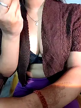 Snapshot of QueenOfHeart_07 chatting on March 4, 2025, 3:22 am QueenOfHeart 07 online show from March 4, 2025, 3:22 am