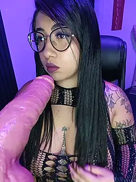 Sexy cristall  online show from August 2, 2026, 7:01 pm
