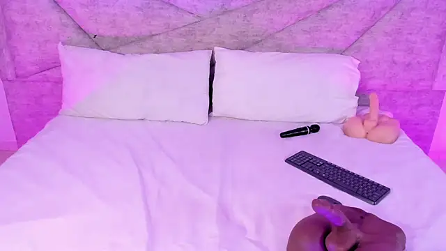 Snapshot of SofiiSweet_ chatting on March 13, 2025, 2:33 pm SofiiSweet online show from March 13, 2025, 2:33 pm