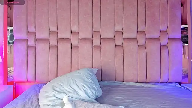 AshleyBelth  online show from February 6, 2025, 11:04 pm