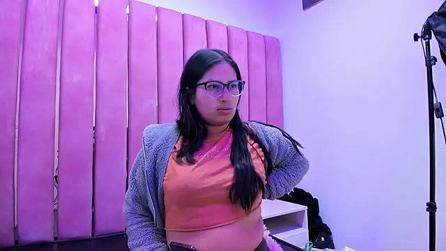 Snapshot of Miaa_Smiith_ chatting on November 25, 2025, 3:28 am Miaa Smiith online show from November 25, 2025, 3:28 am