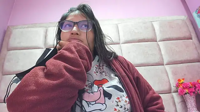 Snapshot of Miaa_Smiith_ chatting on November 30, 2025, 4:05 am Miaa Smiith online show from November 30, 2025, 4:05 am