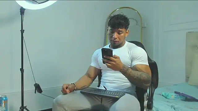 bradley smith online show from October 19, 2025, 2:07 pm