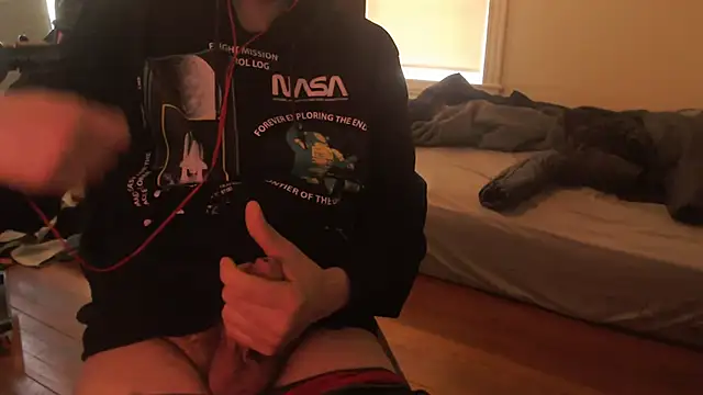 chicostick413 online show from March 3, 2025, 2:37 pm